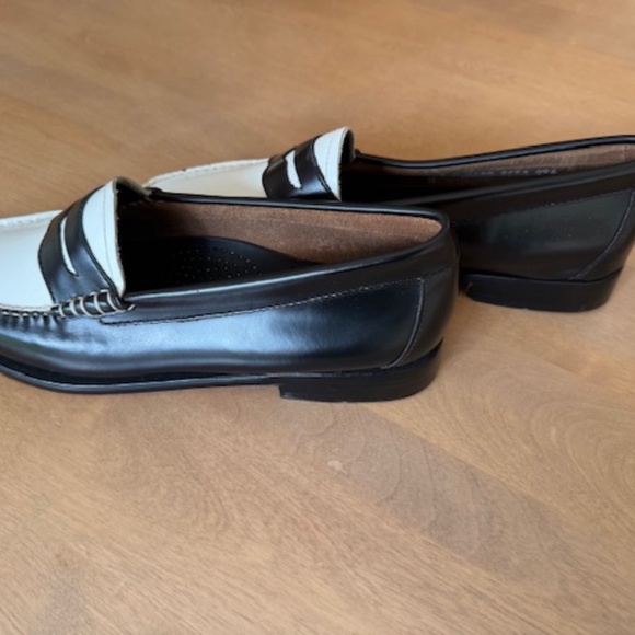 NWT Weejuns Women's Black & White Penny Loafers Leather Classic Slip-On Shoes - Picture 2 of 3